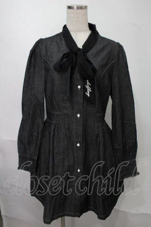 画像: NieR Clothing / ボウタイ付きデニムワンピース  グレー S-25-08-02-051-PU-OP-HR-ZS