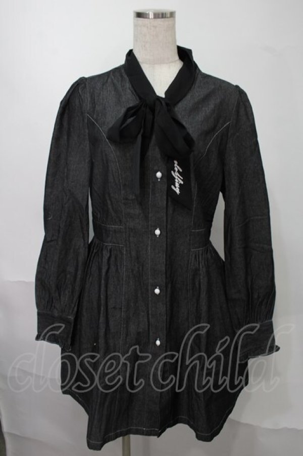 画像1: NieR Clothing / ボウタイ付きデニムワンピース  グレー S-25-08-02-051-PU-OP-HR-ZS (1)