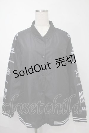 画像: NieR Clothing / プリントナイロンスタジャン  黒 S-25-08-02-035-PU-JA-HR-ZS