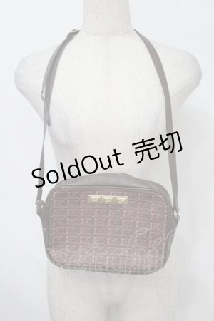 画像: Q-pot. / チョコレートショルダーバッグ  ブラウン S-25-08-04-001-QP-BG-AS-ZS