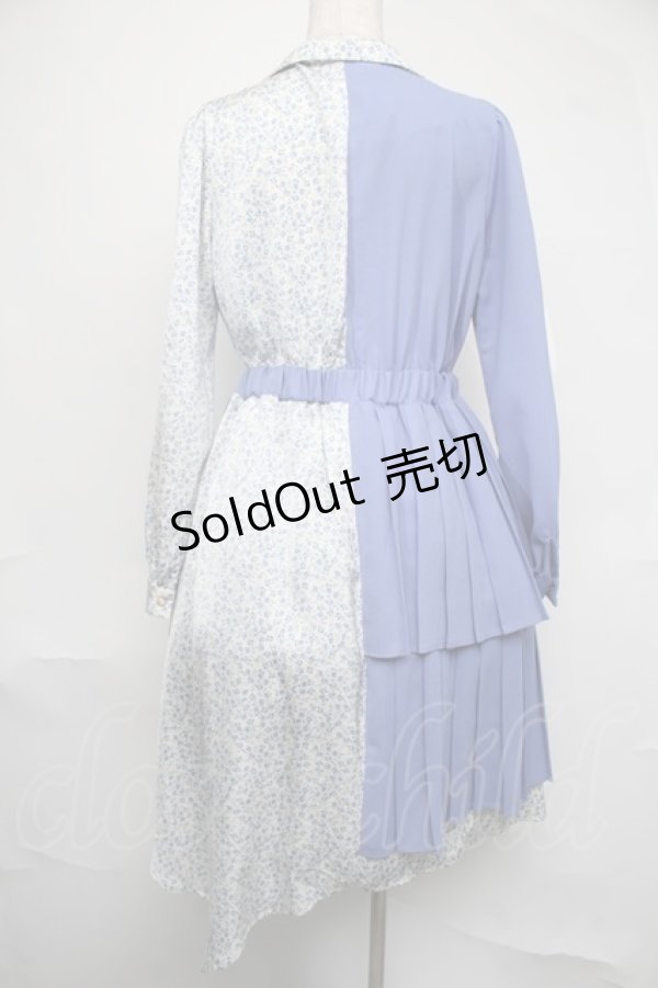 画像2: axes femme POETIQUE / フラワーバイカラーアシメワンピース  サックス S-25-08-04-045-AX-OP-HR-ZS (2)