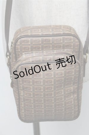 画像: Q-pot. / チョコレートショルダーバッグ  ブラウン S-25-08-08-021-QP-BG-AS-ZS