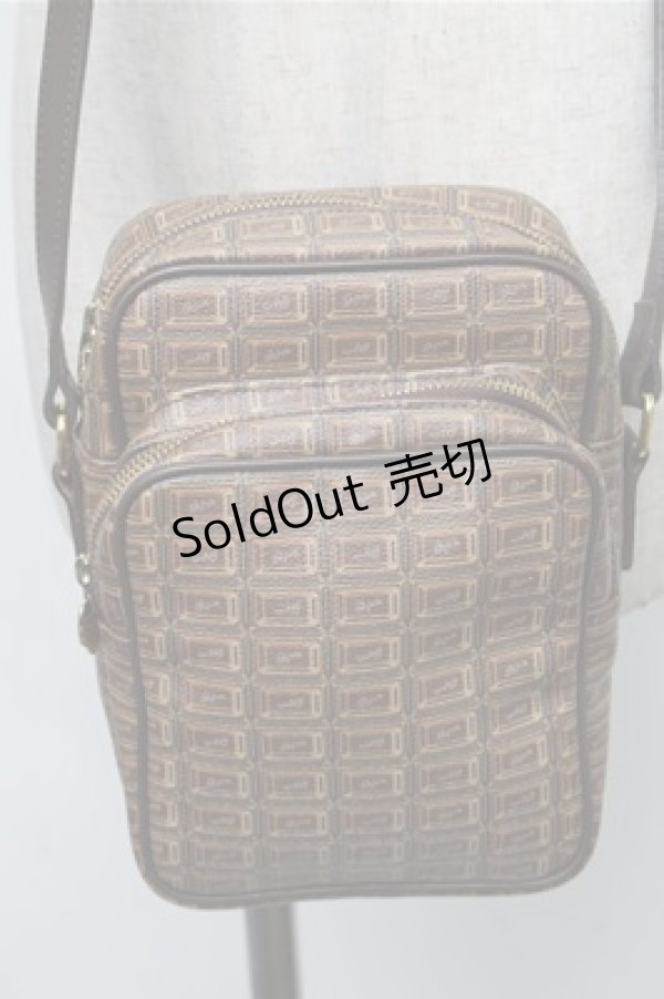 画像1: Q-pot. / チョコレートショルダーバッグ  ブラウン S-25-08-08-021-QP-BG-AS-ZS (1)