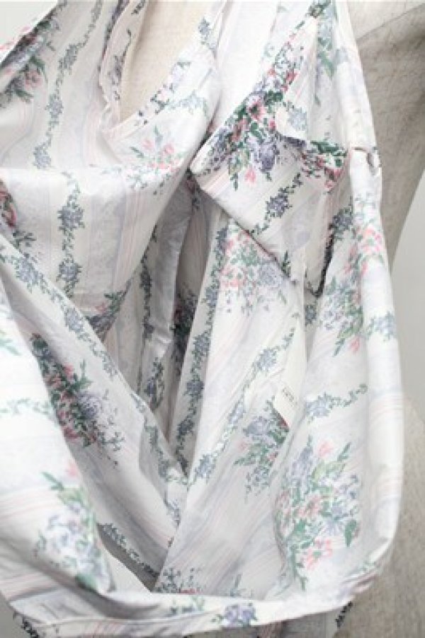 画像3: axes femme / 花柄エコバッグ  白ｘラベンダー S-25-08-08-024-AX-BG-AS-ZS (3)