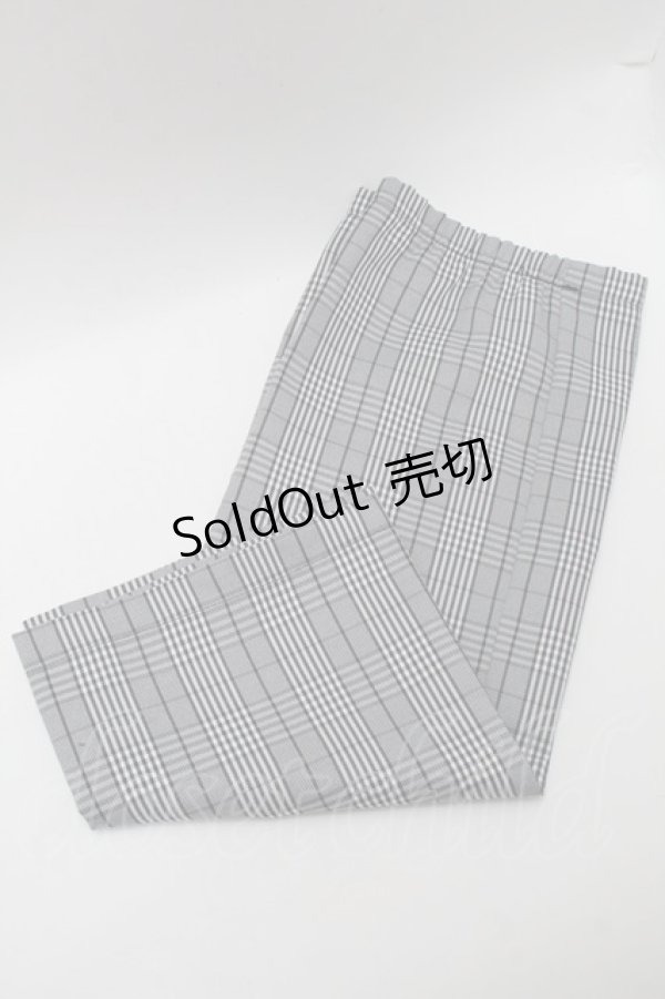 画像2: NieR Clothing / 羽刺繍チェックレッグウォーマー  グレー S-25-08-09-005-PU-ZA-HR-ZS (2)