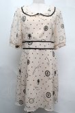 画像1: Fi.n.t /モチーフドットワンピース  ベージュ S-25-08-13-031-CA-OP-AS-ZT484 (1)