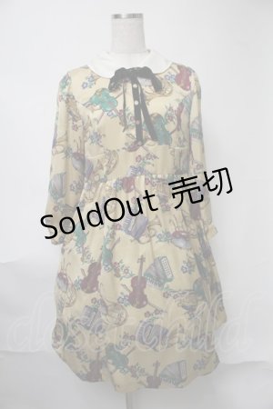 画像: Jane Marple / 楽器プリントのワンピース  からし S-25-08-15-053-JM-OP-AS-ZS