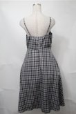 画像2: NieR Clothing / チェックキャミワンピース  グレー S-25-08-18-047-PU-OP-HR-ZT258 (2)