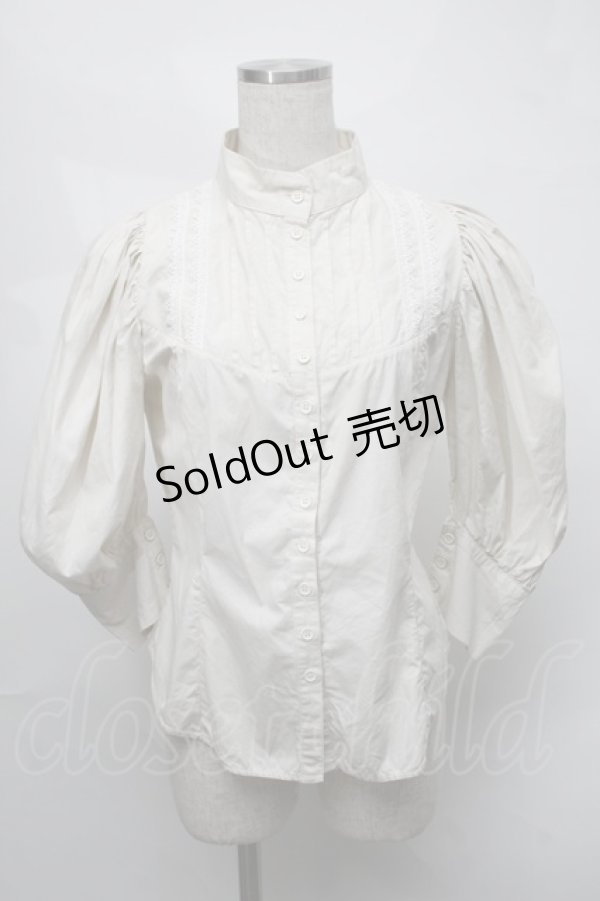 画像1: ATELIER PIERROT / 立ち襟レース七分丈ブラウス  ベージュ S-25-08-21-006-EL-BL-HR-ZS (1)