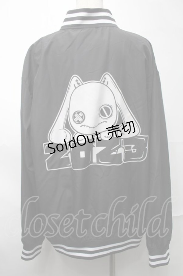 画像2: NieR CLOTHING / プリントナイロンスタジャン  黒 S-25-08-28-029-PU-JA-HR-ZY (2)