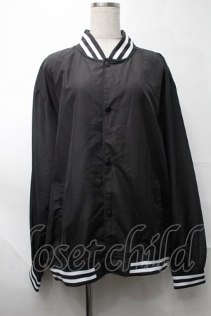 画像: NieR Clothing / プリントナイロンスタジャン  黒 S-25-08-28-030-PU-JA-HR-ZS