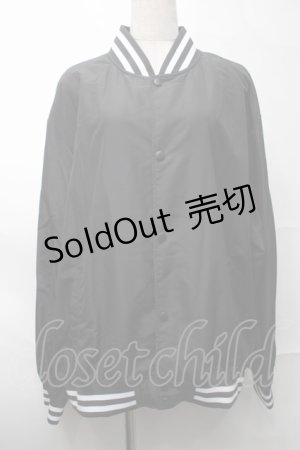 画像: NieR Clothing / プリントナイロンスタジャン  黒 S-25-08-28-031-PU-JA-HR-ZI