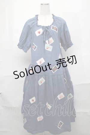 画像: PINK HOUSE / PINK HOUSE×HELLO KITTY ネームワッペン使いワンピース  赤 S-25-08-29-049-LO-OP-HR-ZS