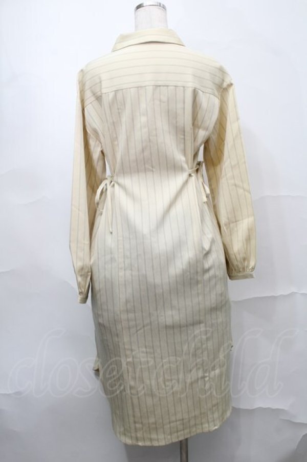 画像2: axes femme / スカーフ付シャツワンピ  オフ S-25-09-04-047-AX-OP-AS-ZS (2)