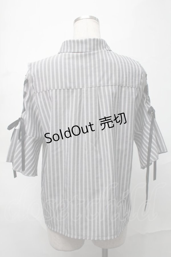 画像2: axes femme POETIQUE / 袖レースアップブラウス  グレー S-25-09-04-022-AX-BL-AS-ZS (2)