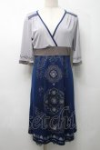 画像1: Ozz oneste / フロント魔法陣刺繍ワンピース  グレーＸ青 S-25-09-05-011-OO-OP-SA-ZS (1)