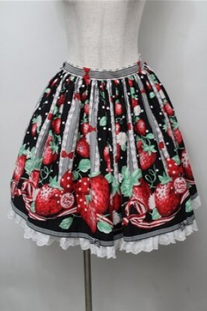 画像: Angelic Pretty / 摘みたていちごエプロン風スカート  黒 S-25-09-06-051-AP-SK-AS-ZS