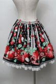 画像2: Angelic Pretty / 摘みたていちごエプロン風スカート  黒 S-25-09-06-051-AP-SK-AS-ZT224 (2)
