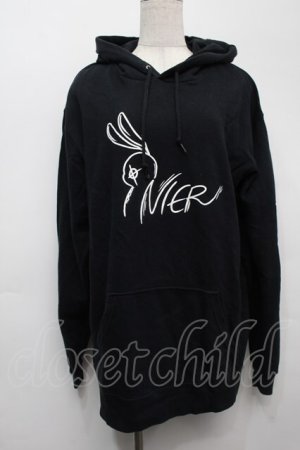 画像: NieR Clothing / プリントフード付きプルオーバー  黒 S-25-09-11-041-PU-TO-HR-ZS