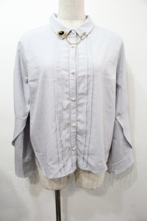 画像: axes femme POETIQUE / ブローチ付フレアスリーブブラウス  グレー S-25-09-15-027-AX-BL-HR-ZS