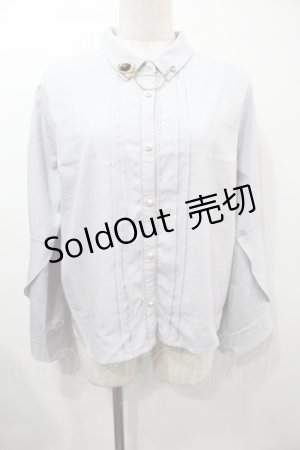 画像: axes femme POETIQUE / ブローチ付フレアスリーブブラウス  グレー S-25-09-15-027-AX-BL-HR-ZS