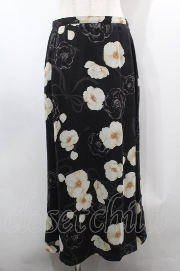 画像1: INGEBORG / カメリアリボン総柄スカート  黒 S-25-09-17-059-LO-SK-AS-ZT365 (1)
