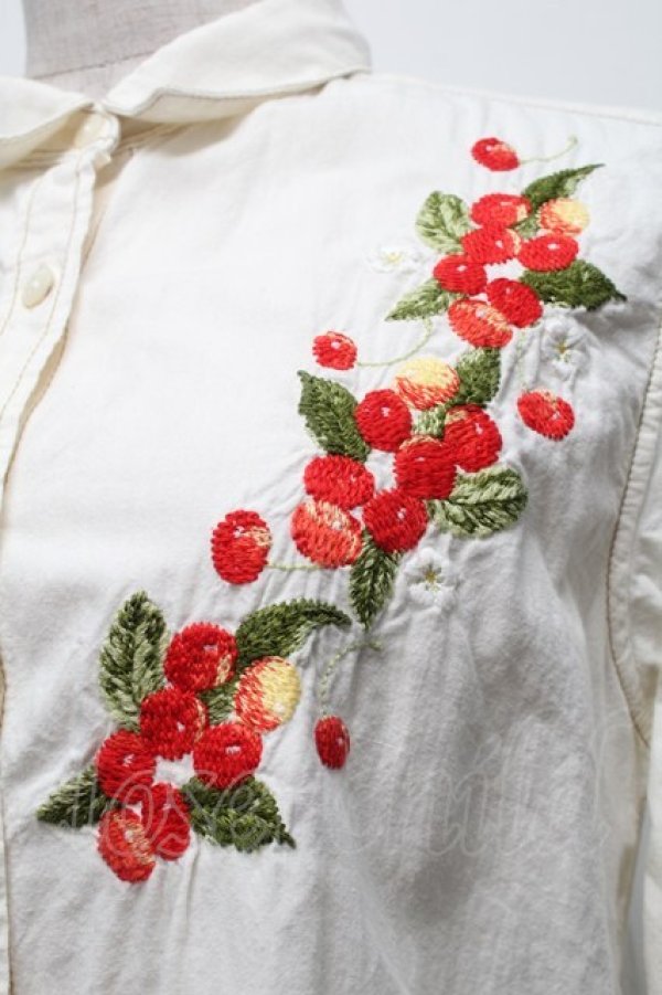 画像3: PINK HOUSE / さくらんぼ刺繍ブラウス  オフ S-25-09-17-023-LO-BL-HR-ZT1011S (3)