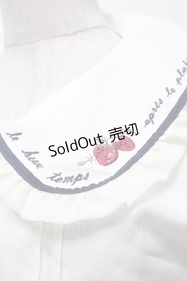 画像3: axes femme POETIQUE / リボン付ストロベリー刺繍ブラウス  オフ S-25-10-01-033-AX-BL-AS-ZS (3)