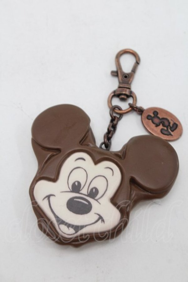 画像1: Q-pot. / ミッキーマウス/チョコケーキバッグチャーム  ブラウン S-25-10-07-019-QP-ZA-HR-ZS (1)