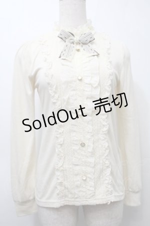 画像: axes femme / リボンブローチ付きブラウス風プルオーバー  アイボリー S-25-10-11-053-AX-TO-HR-ZS