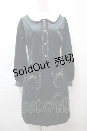 画像: axes femme POETIQUE / ポケット刺繍ベロアワンピース  グリーン S-25-10-12-044-AX-OP-HR-ZS