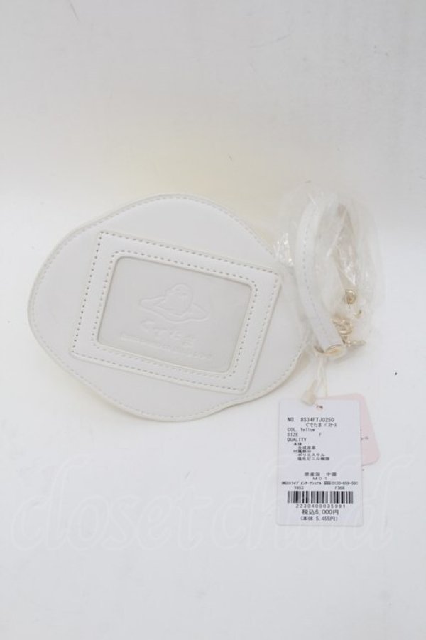 画像2: Maison de FLEUR / ぐでたまパスケース  イエロー S-25-10-15-005-LO-BG-HR-ZS (2)