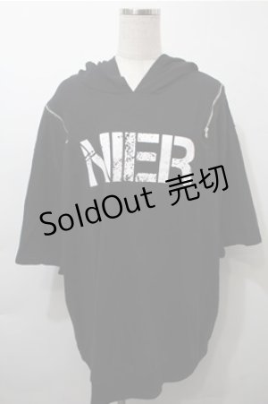 画像: NieR Clothing / プリント半袖ZIPパーカー  黒 S-25-10-17-044-PU-TO-HR-ZS