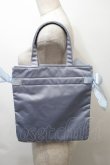 画像2: Maison de FLEUR / シナモロールみるくミニダブルリボントートバッグ  サックス S-25-10-24-1006-LO-BG-AS-ZS (2)