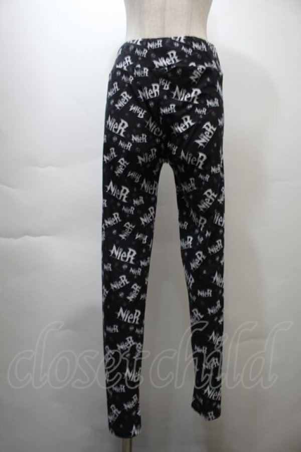 画像1: NieR Clothing / 総柄レギンスパンツ  黒 S-25-10-26-060-PU-PA-HR-ZS (1)