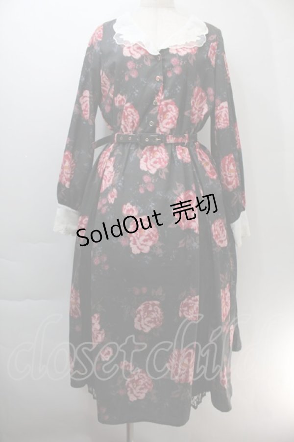 画像1: axes femme NOSTALGIE / 刺繍襟花柄ワンピース  黒 S-25-10-29-043-AX-OP-AS-ZS (1)