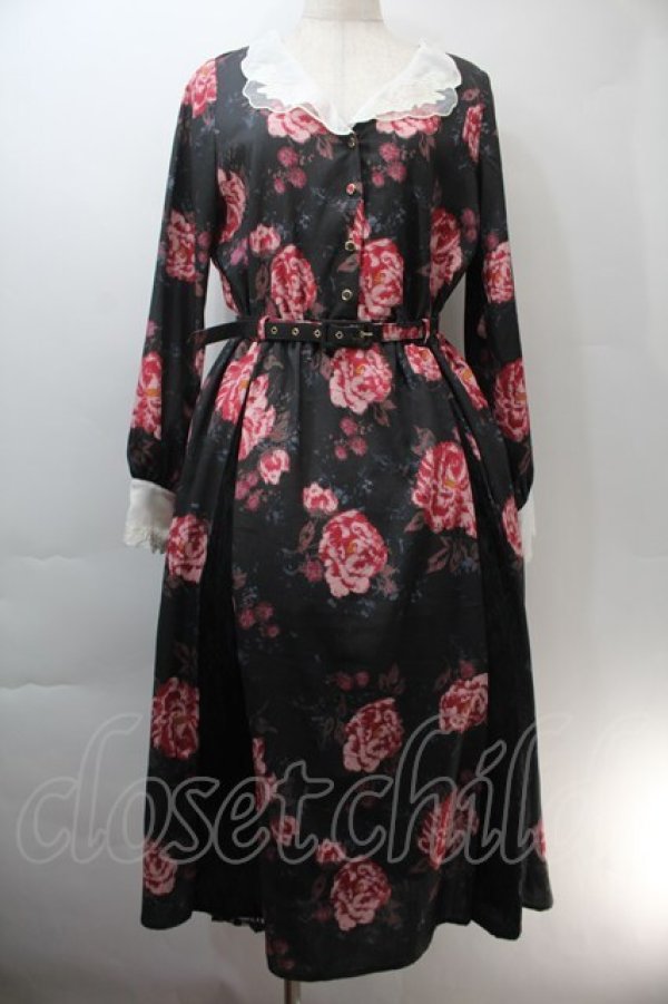 画像2: axes femme NOSTALGIE / 刺繍襟花柄ワンピース  黒 S-25-10-29-043-AX-OP-AS-ZS (2)