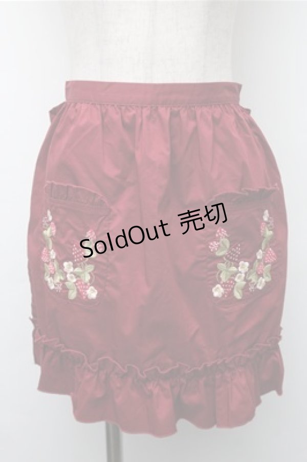 画像1: axes femme kawaii / 苺刺繍ハーフエプロン  赤 S-25-11-05-046-AX-SK-AS-ZS (1)