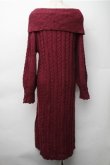 画像2: axes femme / ボタンデザインニットワンピース  ワイン S-25-11-05-059-AX-OP-HR-ZS (2)