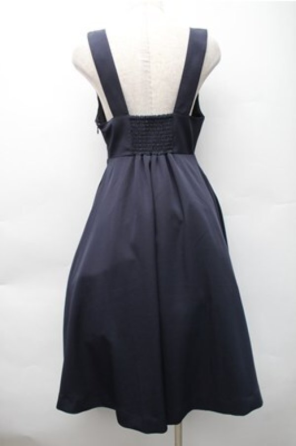 画像2: F i.n.t / チェーンビット使いディープVネックジャンパースカート  紺 S-25-11-05-025-CA-OP-HR-ZS (2)