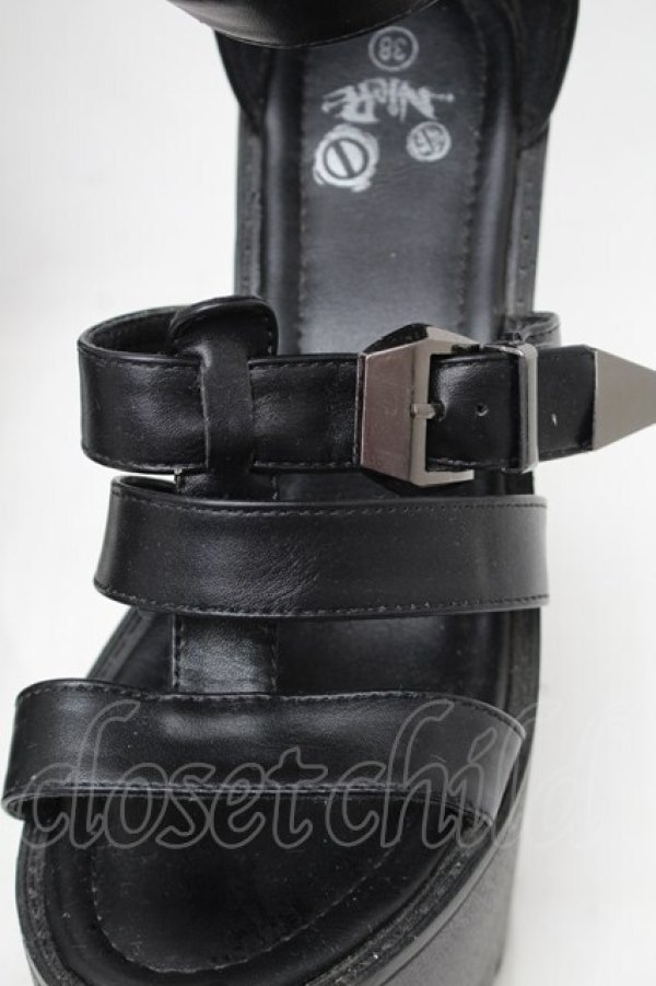 画像4: NieR Clothing / ベルトデザイン厚底サンダル  黒 S-25-11-14-003-PU-SH-HR-ZS (4)