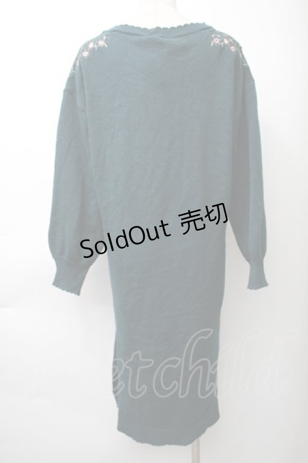 画像2: axes femme / フラワー刺繍ニットワンピース  グリーン S-25-11-14-046-AX-OP-HR-ZS (2)