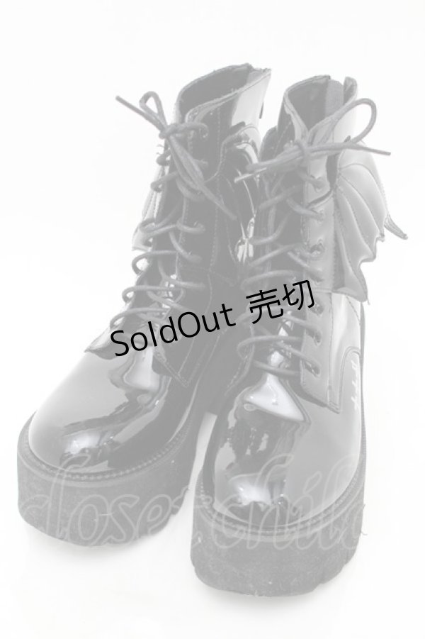 画像1: NieR Clothing / 羽根付きエナメル厚底ブーツ  黒 S-25-11-14-007-PU-SH-HR-ZS (1)