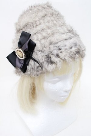 画像: axes femme / カメオ付きファー帽子  グレー S-25-11-14-011-AX-TO-HR-ZS