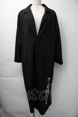 画像: NieR Clothing / ロゴ刺繍ロングコート  黒 S-25-11-16-037-PU-CO-HR-ZS