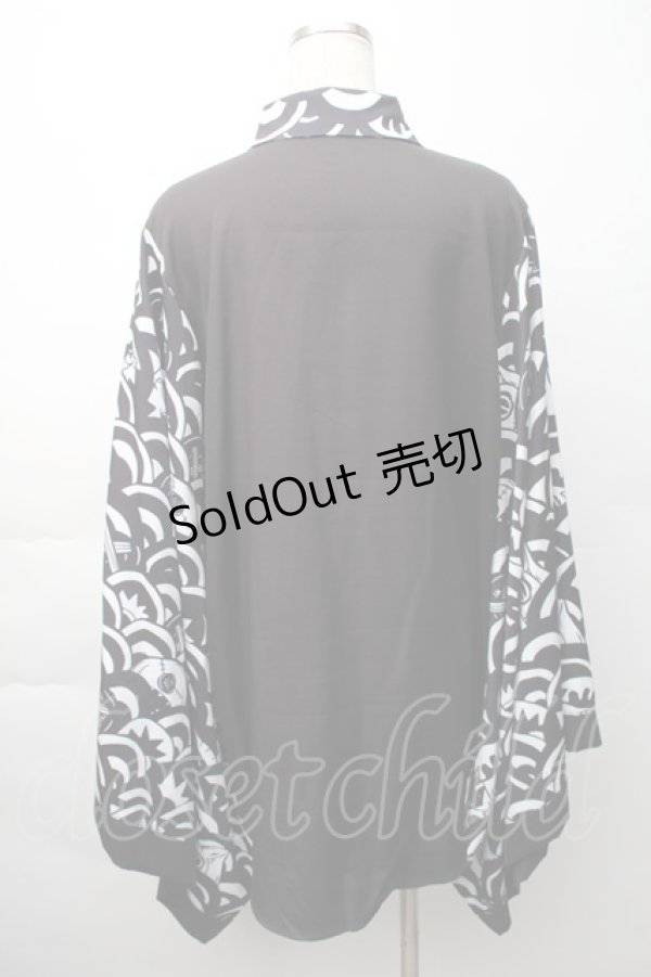 画像2: NieR Clothing / 着物風袖ブロッキングシャツ【青海波】  黒ｘ白 S-25-11-16-021-PU-BL-HR-ZS (2)