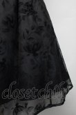 画像4: Moi-meme-Moitie / 花柄フロッキーミニジャンパースカート  黒 S-25-11-23-1044-MO-OP-HR-ZS (4)
