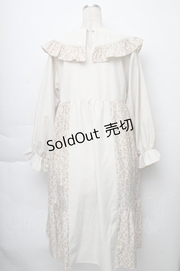 画像2: merry jenny / 切替flowerフリルワンピース  ベージュ S-25-11-23-028-LO-OP-HR-ZS (2)