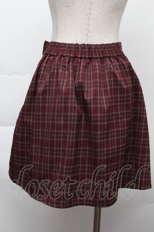 画像2: 【SALE】F i.n.t / ロゴ刺繍入りサイドプリーツチェックミニスカート  ワイン S-25-11-26-052-CA-SK-HR-ZT516 (2)