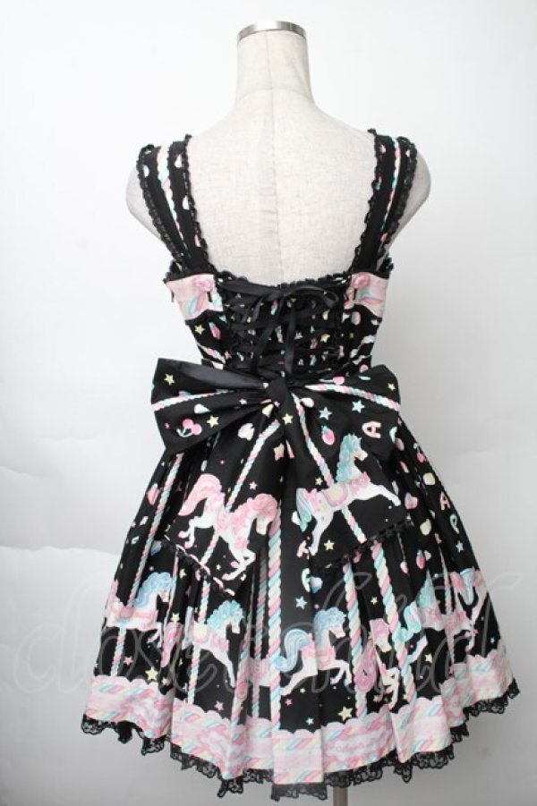 画像2: Angelic Pretty / Sugary Carnivalジャンパースカート  黒 S-25-11-28-062-AP-OP-AS-ZS (2)